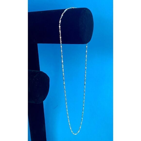 GB# Beautiful Twisted Sterling 925 Silver Necklace - Picture 2 of 10